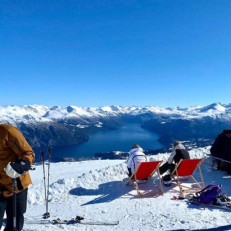 Central Mountain Penthouse Getaway, Strandafjellet Apartment Странда Екстериор снимка